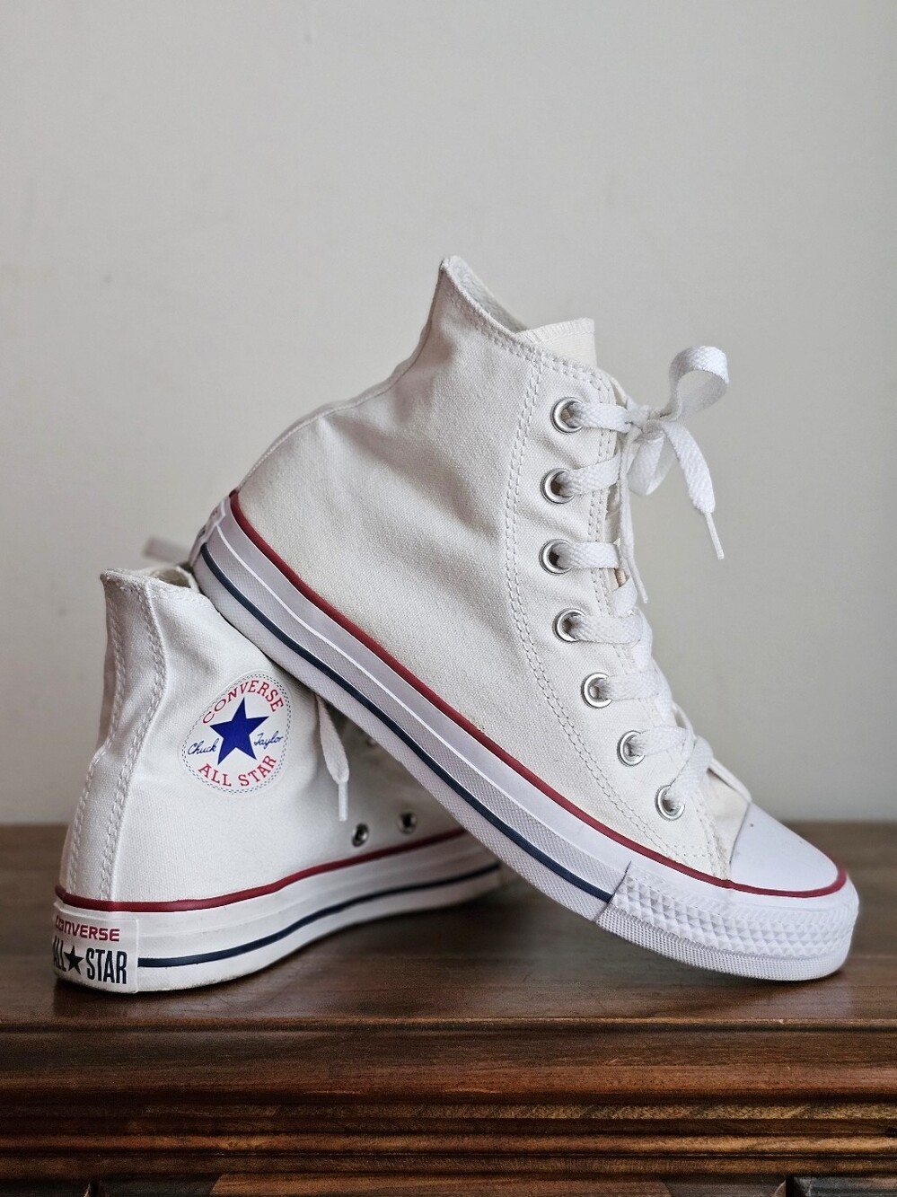 Converse Chuck Taylor All Star White High Top Sneakers Women’s 7 Men’s 5 M7650